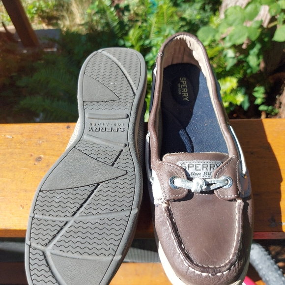*NEW*Sperry sz 9 Dock shoes - Picture 2 of 4